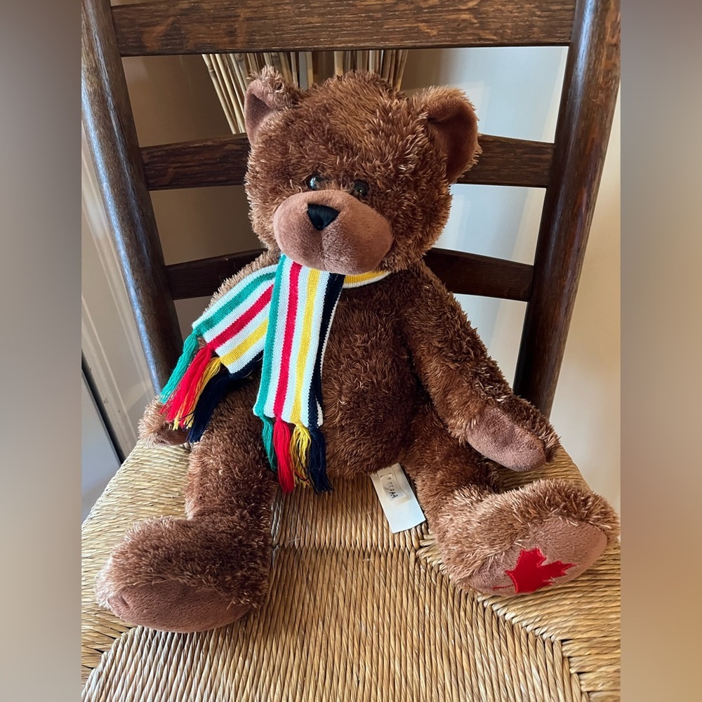 Hudson’s Bay Teddy Bear Zach 2009 with Iconic Scarf & 🍁 on his Left Foot Retired